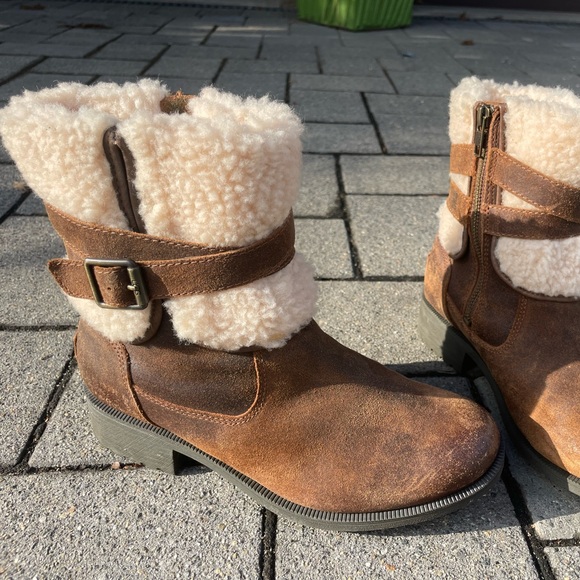 UGG Tan Shearling Lined Boots - Picture 4 of 12